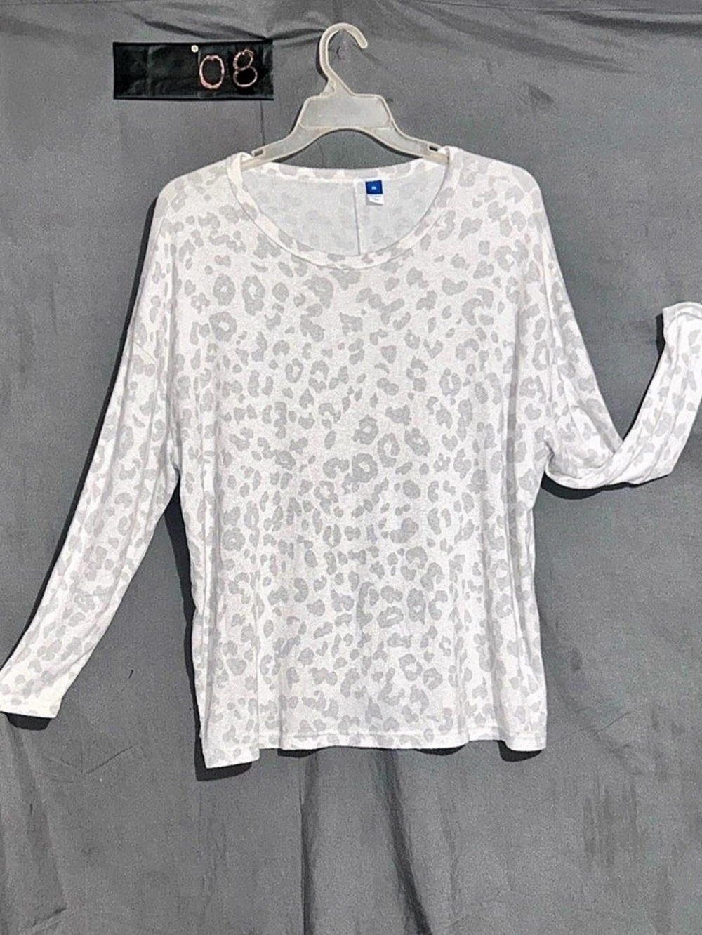 Old Navy Leopard Print Long Sleeve Top Gray XL Like New